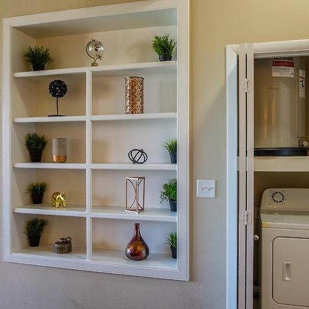Frontdesk Oakwood Residence Apts Uptown Dallas Exterior foto