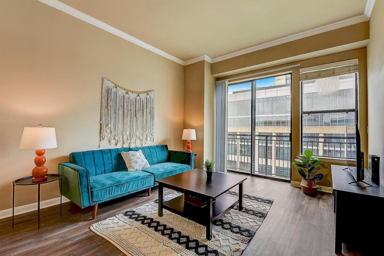 Frontdesk Oakwood Residence Apts Uptown Dallas Exterior foto