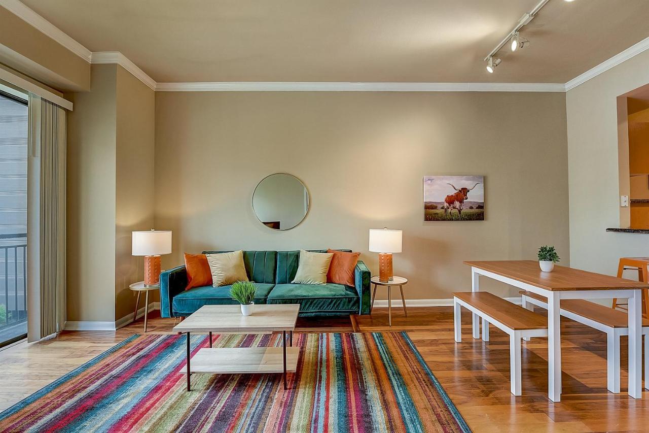 Frontdesk Oakwood Residence Apts Uptown Dallas Quarto foto