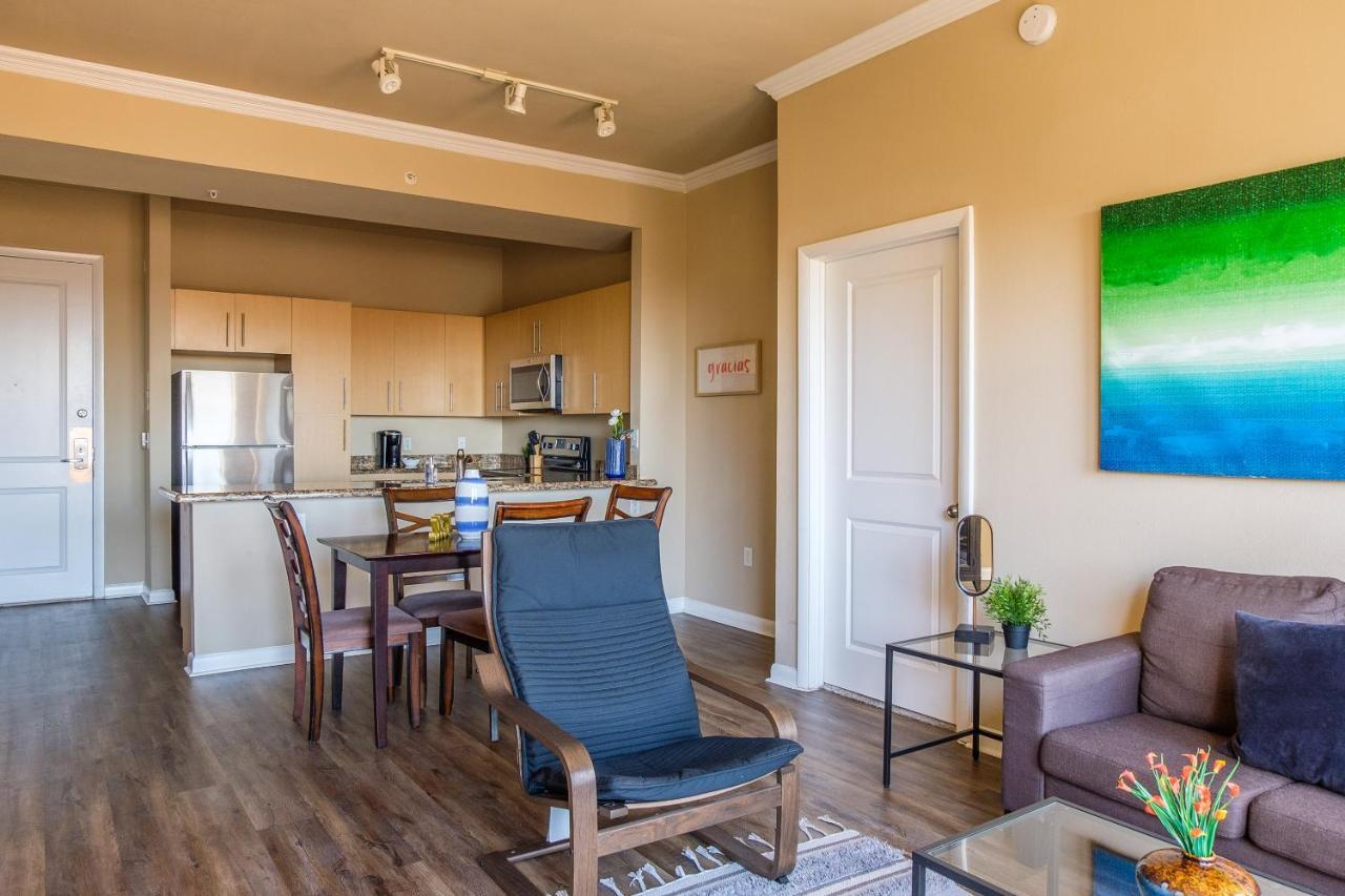 Frontdesk Oakwood Residence Apts Uptown Dallas Exterior foto