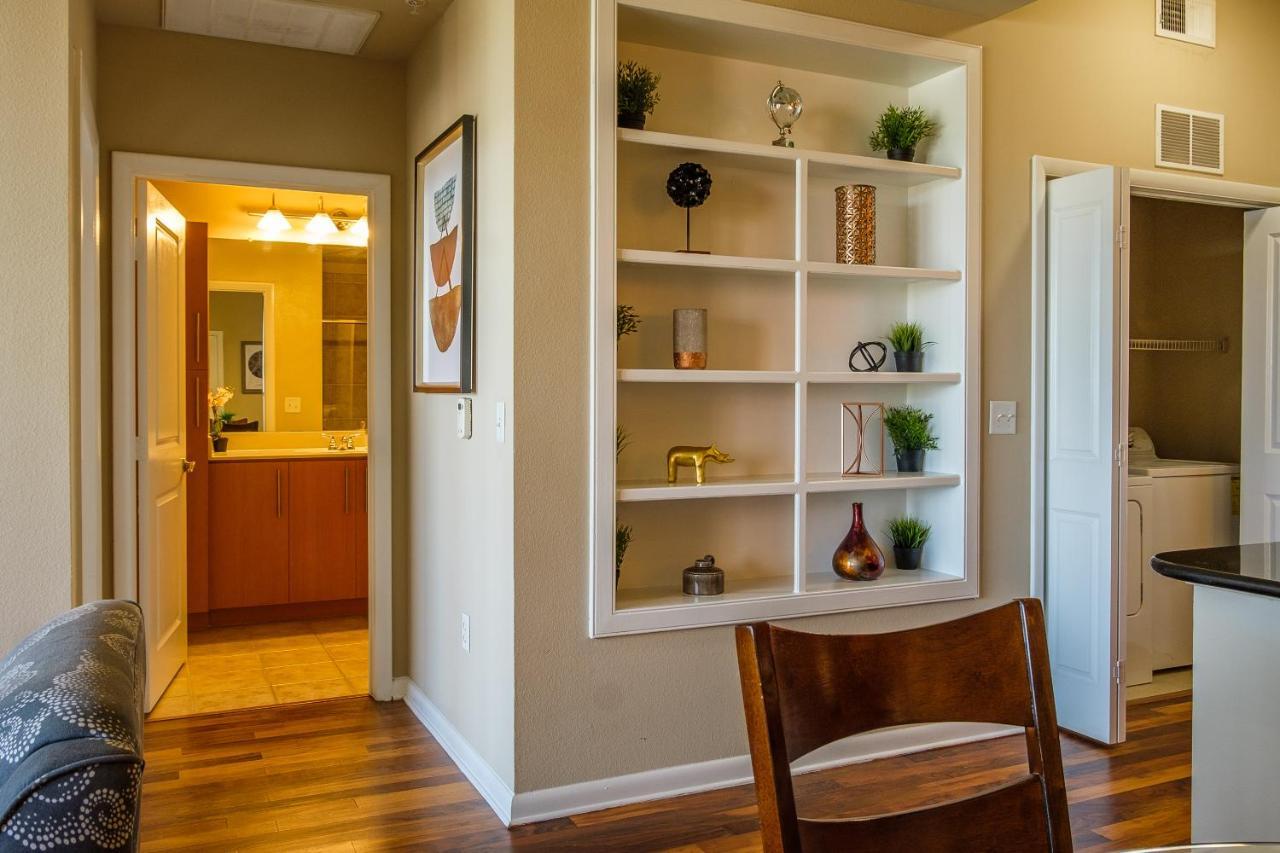 Frontdesk Oakwood Residence Apts Uptown Dallas Exterior foto