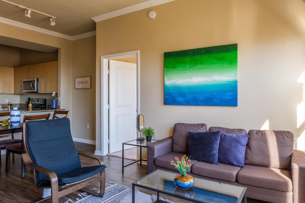 Frontdesk Oakwood Residence Apts Uptown Dallas Exterior foto