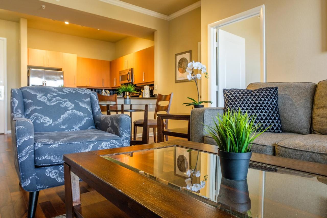 Frontdesk Oakwood Residence Apts Uptown Dallas Exterior foto