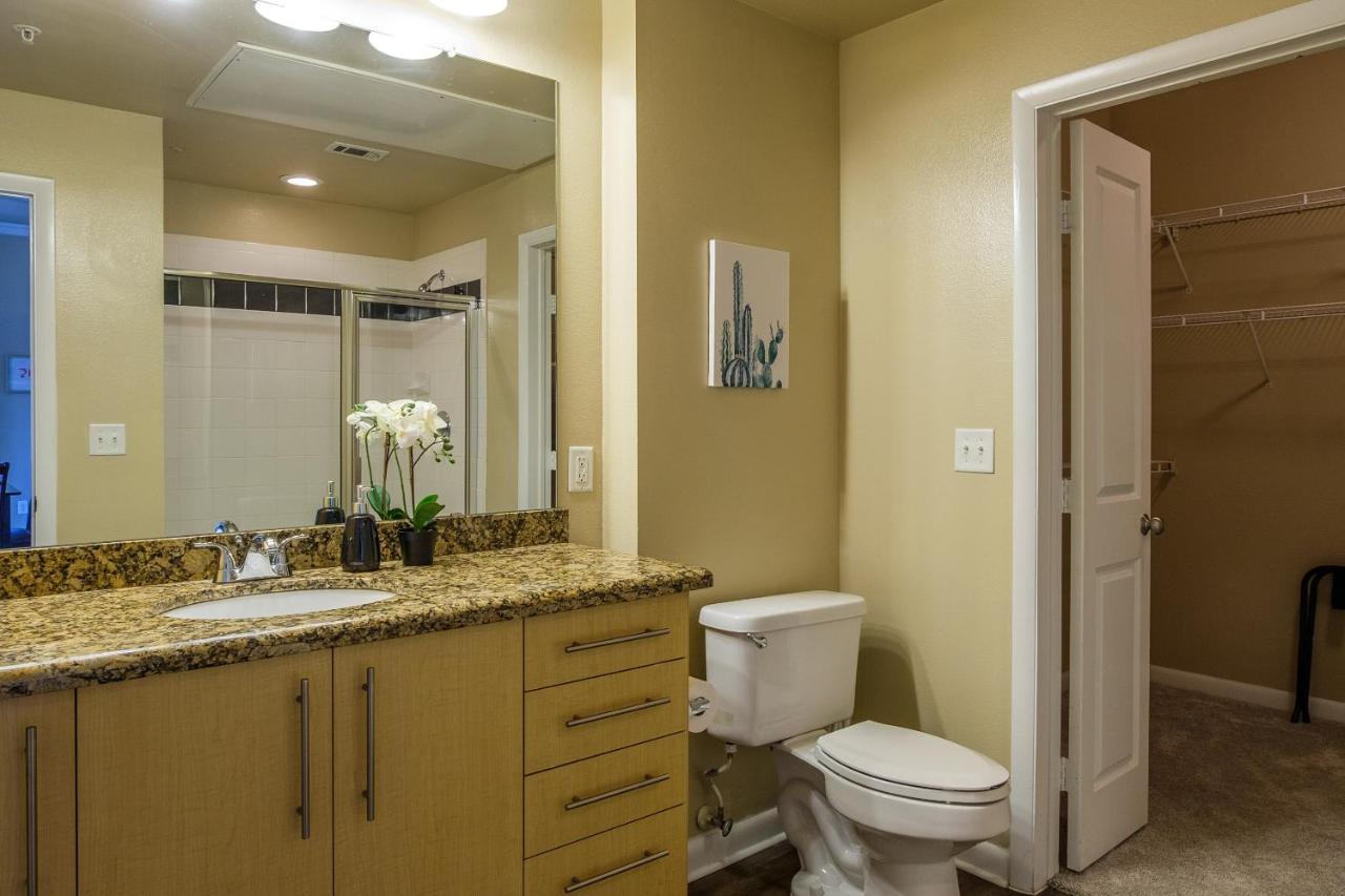 Frontdesk Oakwood Residence Apts Uptown Dallas Exterior foto