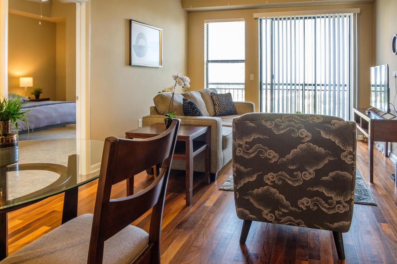 Frontdesk Oakwood Residence Apts Uptown Dallas Exterior foto